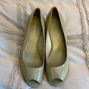 Nine West NWAMPEDUP Light Taupe Size 10.5